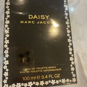 Marc Jacob Daisy perfume